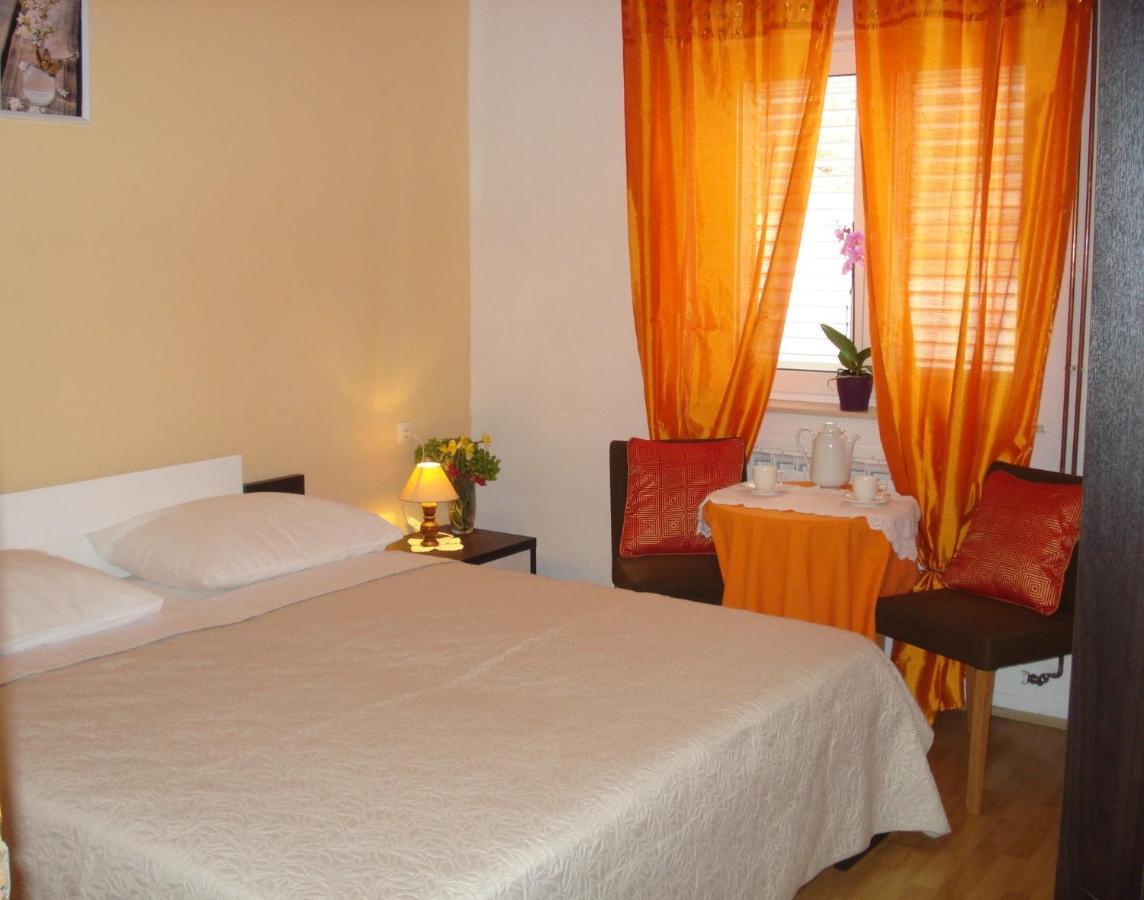 Guest House Adria Senj  Bagian luar foto